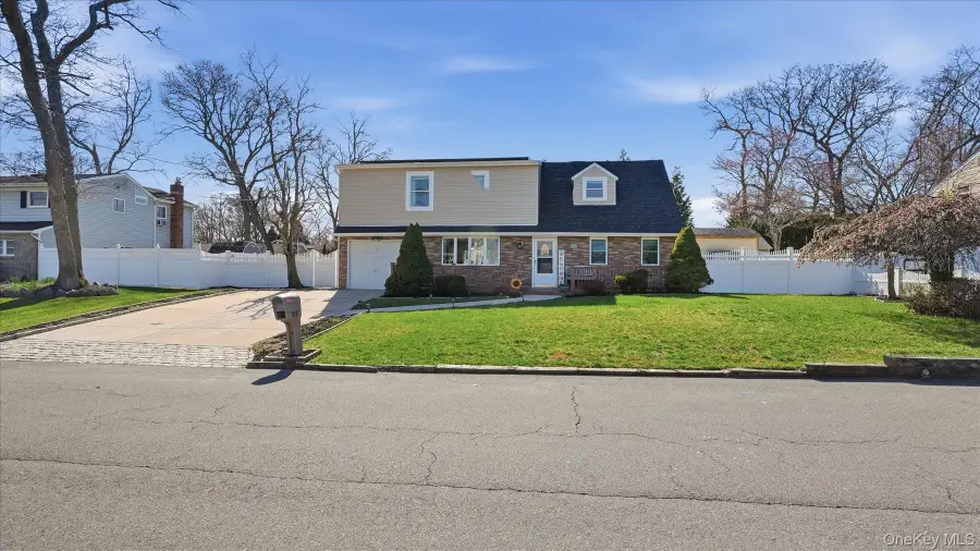 178 Geery Avenue, Holbrook, NY 11741 - #3