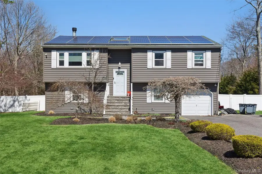 23 Southfield Road, Middle Island, NY 11953 - #2