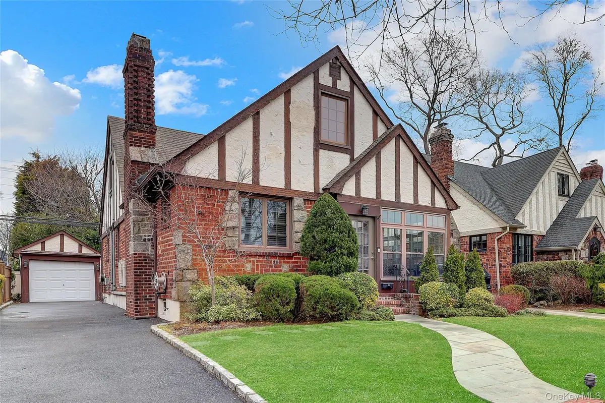 37 Fountain Avenue, Rockville Centre, NY 11570 - #1