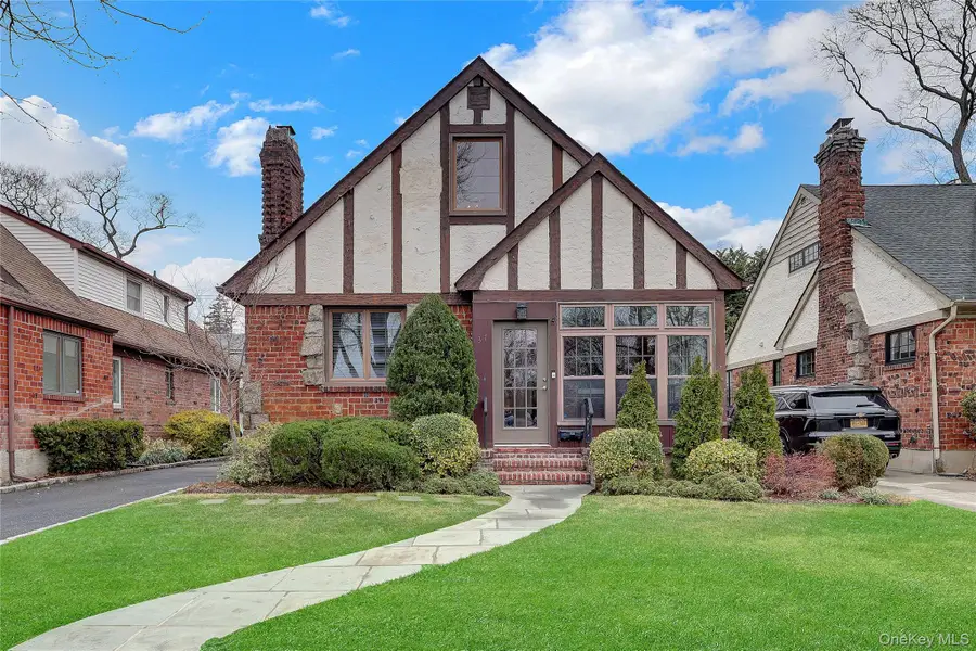 37 Fountain Avenue, Rockville Centre, NY 11570 - #2