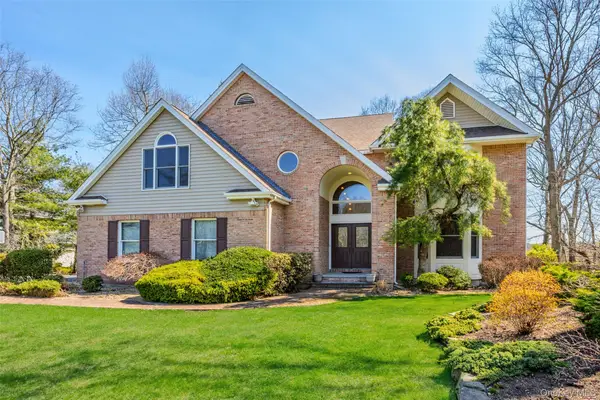 23 Mary Court, Melville, NY 11747