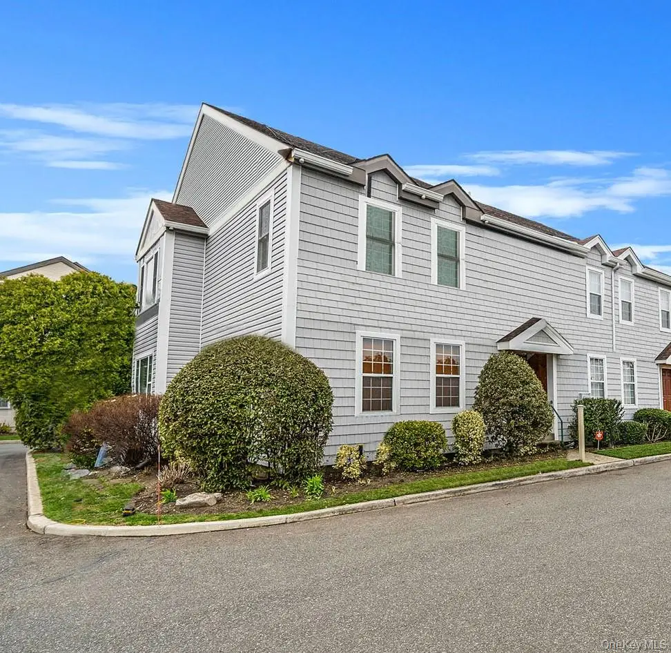 12 Greenmeadow Drive #12, Babylon, NY 11702 - #1