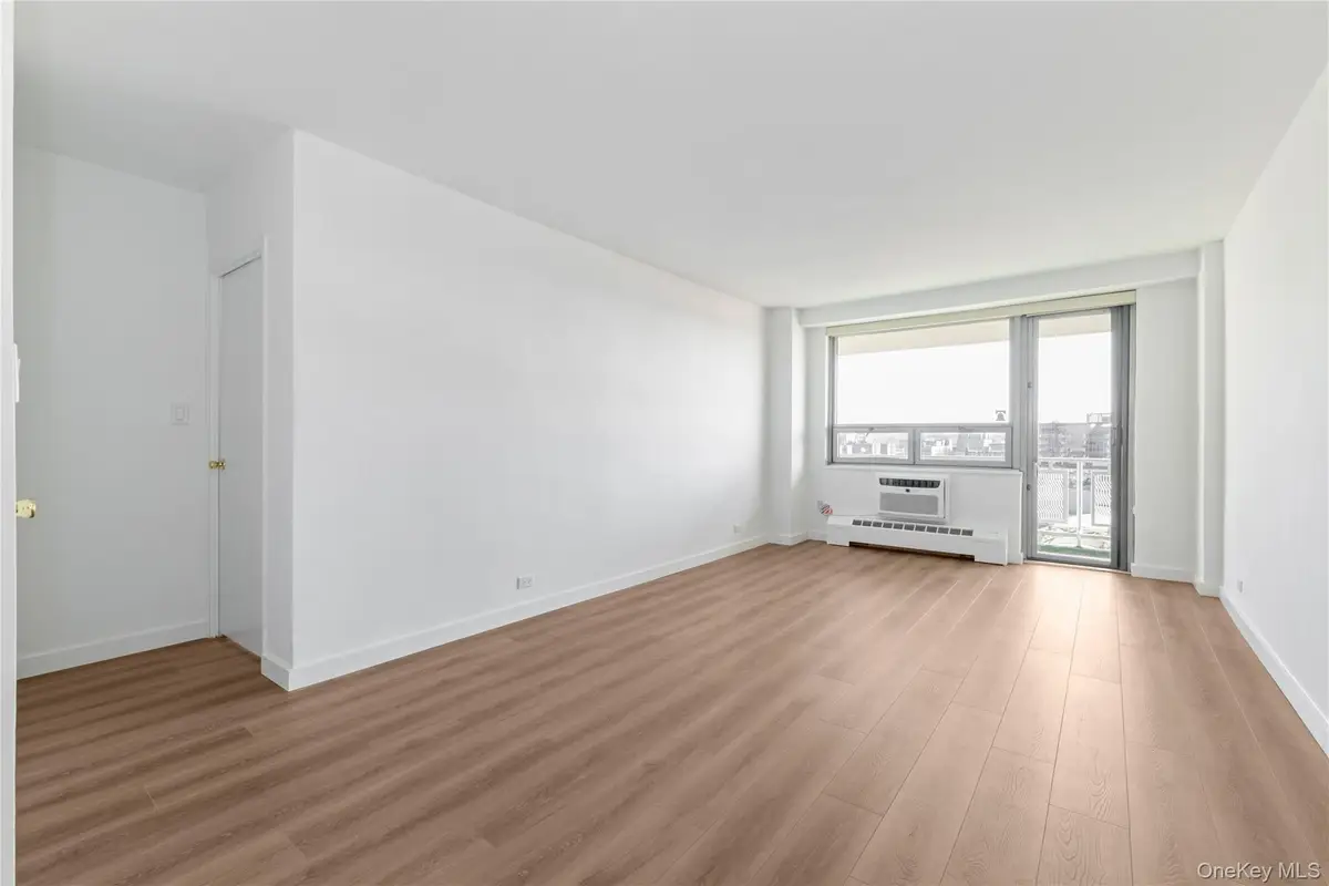 61-15 97 #14E, Rego Park, NY 11374 - #1