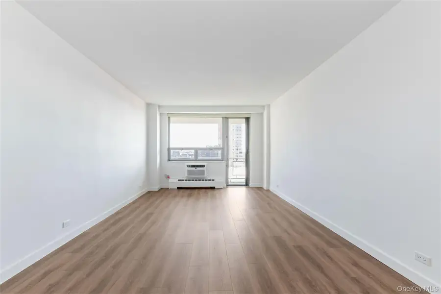 61-15 97 #14E, Rego Park, NY 11374 - #2