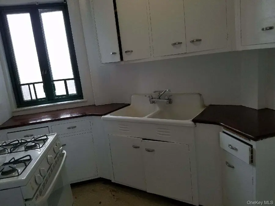 1594 Unionport Road #9D, Bronx, NY 10462 - #2