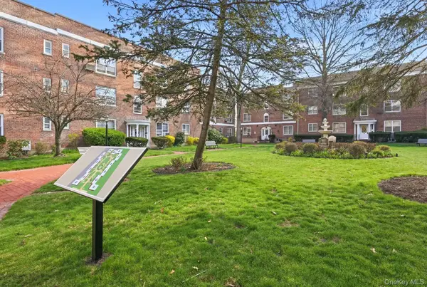 221 Middle Neck #F6, Great Neck, NY 11021