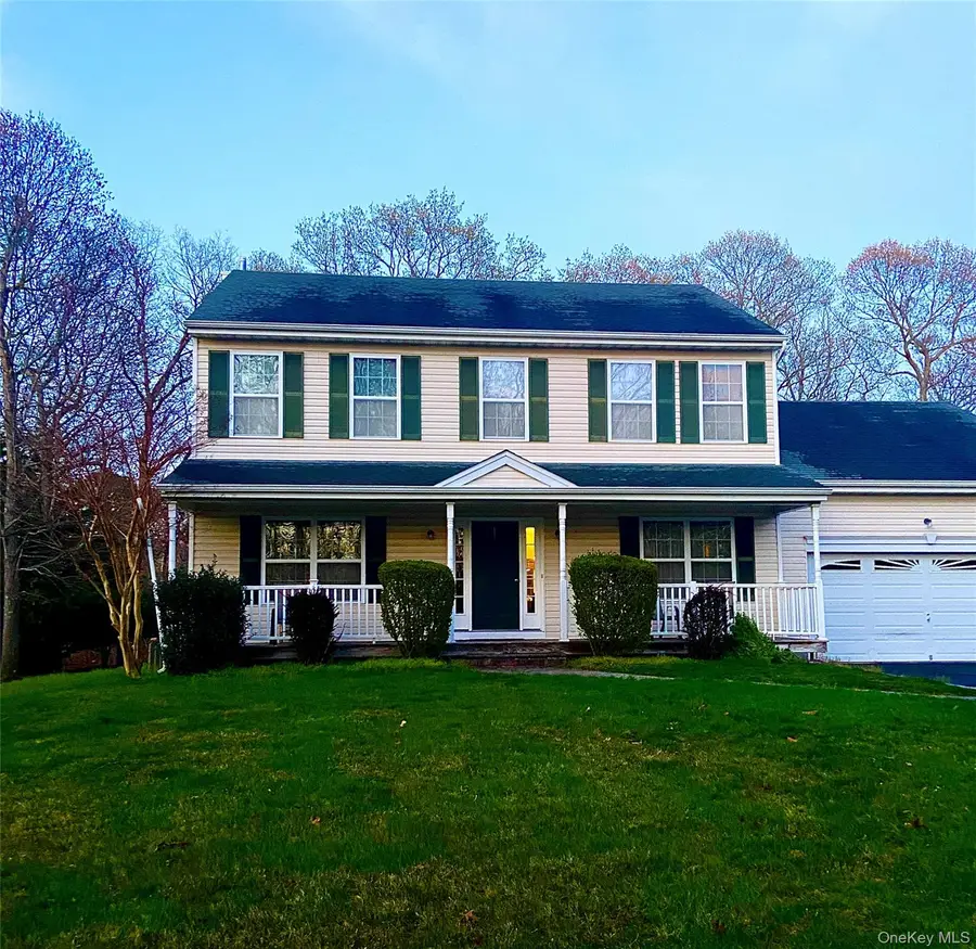 108 Maple Wood Lane, Riverhead, NY 11901 - #2