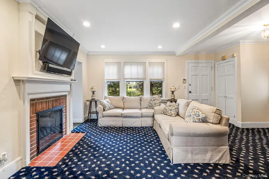 335 Warwick Avenue, Douglaston, NY 11363 - #3