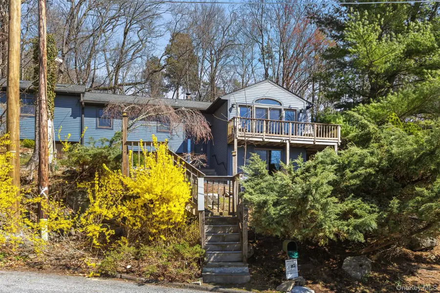 6 Tennis Court Road, Mahopac, NY 10541 - #3