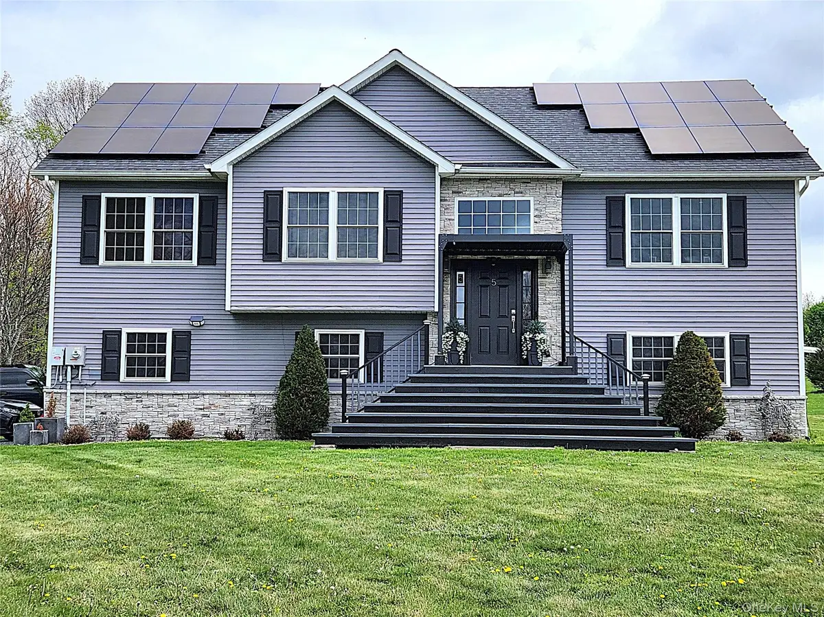 5 Anastasia Court, Salisbury Mills, NY 12577 - #1