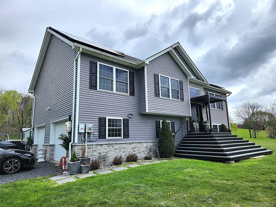 5 Anastasia Court, Salisbury Mills, NY 12577 - #3