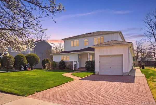 157 Rose Lane, New Hyde Park, NY 11040