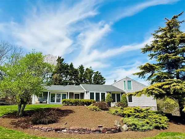 15 Frost Valley Road, Mount Sinai, NY 11766