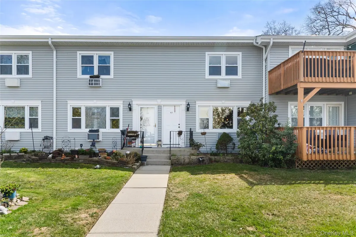 62 Finch Lane #62, Islip, NY 11751 - #1