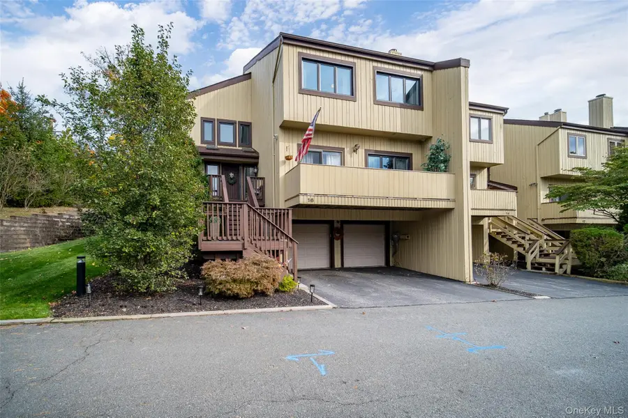 16 Arapaho Court, Suffern, NY 10901 - #3