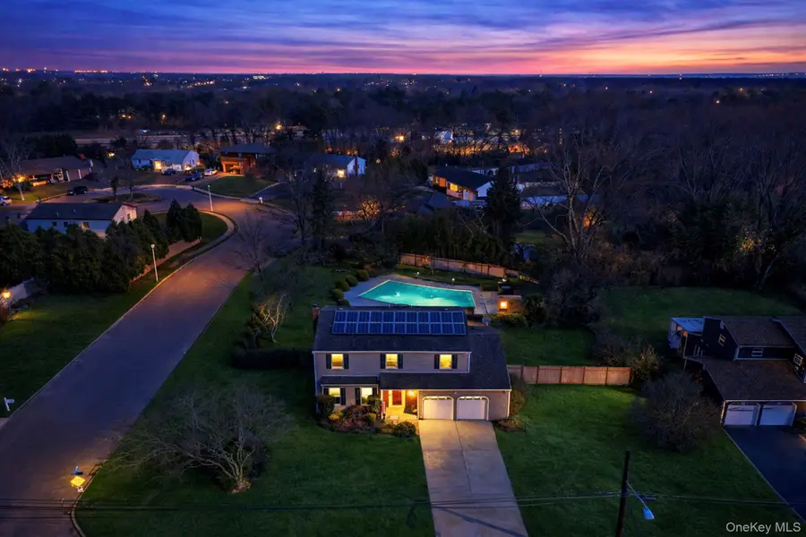 71 Loop Drive, Sayville, NY 11782 - #3