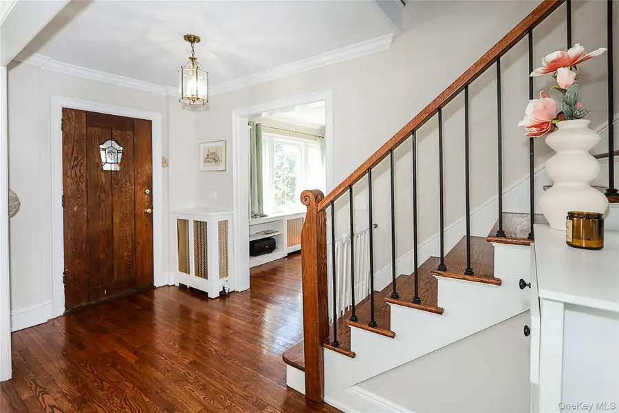 60 Roosevelt Avenue, Glen Head, NY 11545 - #3