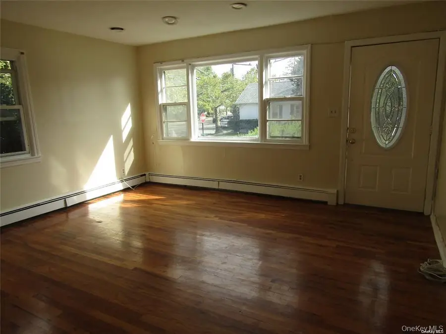 Address Withheld By Seller, Lynbrook, NY 11563 - #3