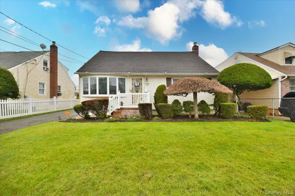 75 Beebe Avenue, Hempstead, NY 11550