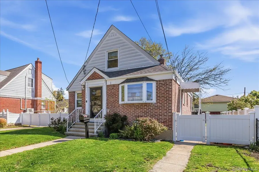 132 Wardwell Road, Mineola, NY 11501 - #2