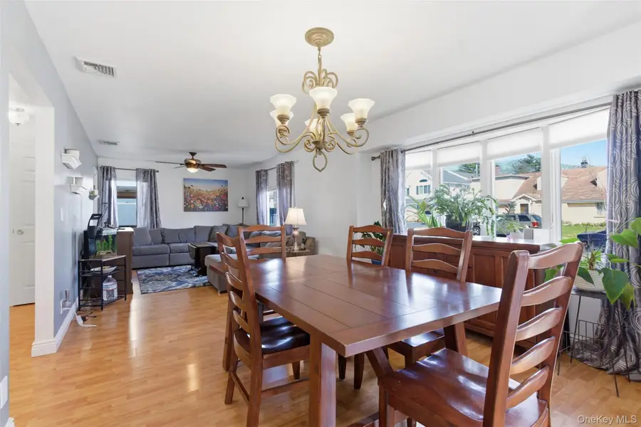 632 Wyngate Drive W, Valley Stream, NY 11580 - #3