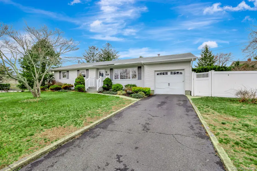 5 Richlee Street, Blue Point, NY 11715 - #2