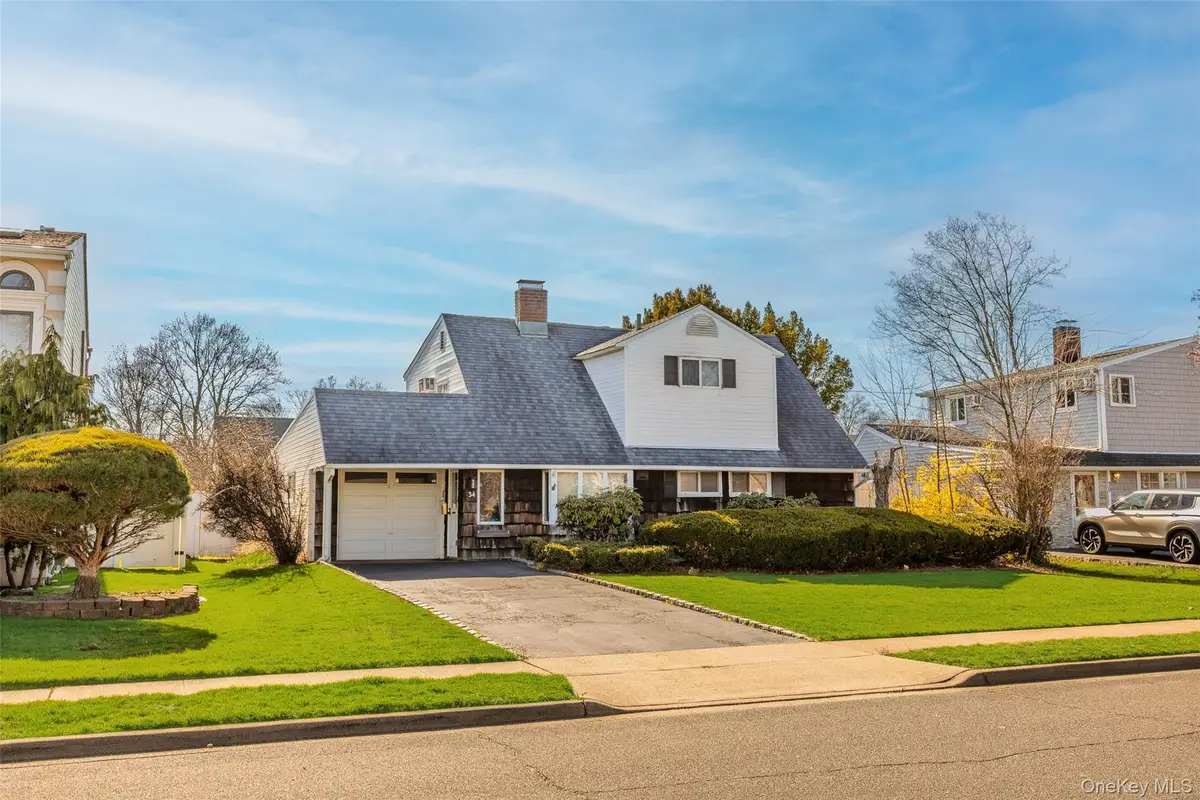 34 Link Lane, Hicksville, NY 11801 - #1