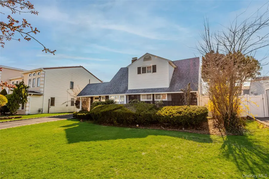 34 Link Lane, Hicksville, NY 11801 - #2