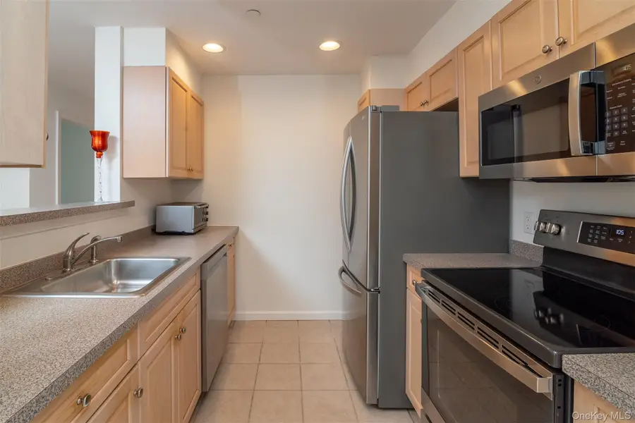 200 Woodcrest Lane #223, Mount Kisco, NY 10549 - #3