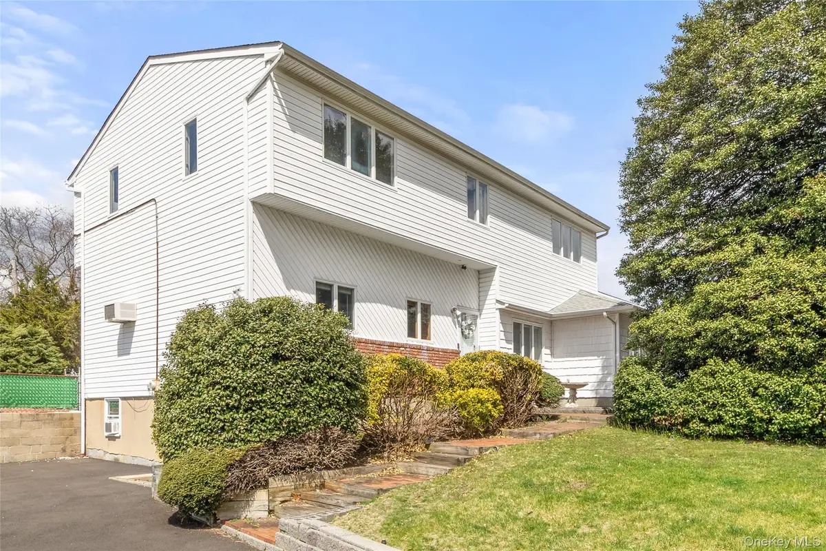 69 Amsterdam Road, Smithtown, NY 11787 - #1