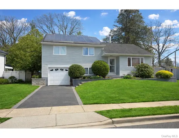 55 Amherst Drive, Massapequa, NY 11758