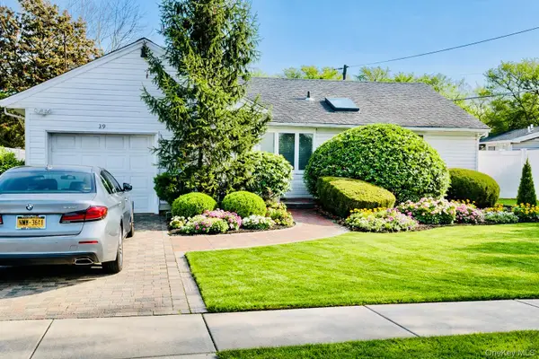 39 Laurel Hill Road, Valley Stream, NY 11581