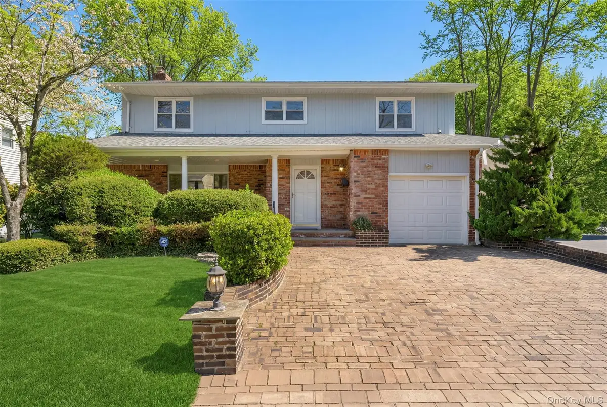 8 Cathy Lane, Great Neck, NY 11024 - #1