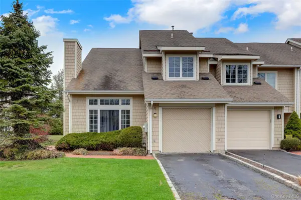 15 Doral Lane, Bay Shore, NY 11706