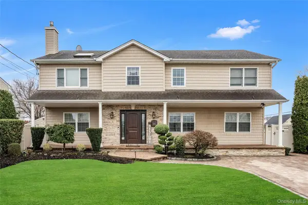 69 Thomas Avenue, Bethpage, NY 11714