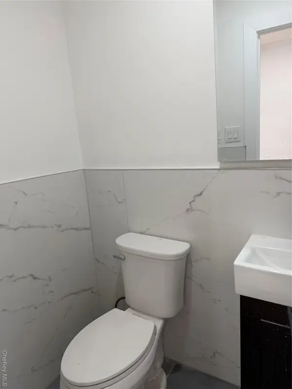 4135 Murdock Avenue, Bronx, NY 10466