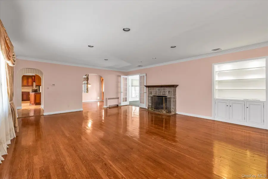 49 The Birches, Roslyn, NY 11576 - #3