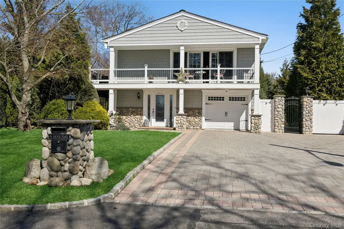 44 Archie Place, West Islip, NY 11795 - #1