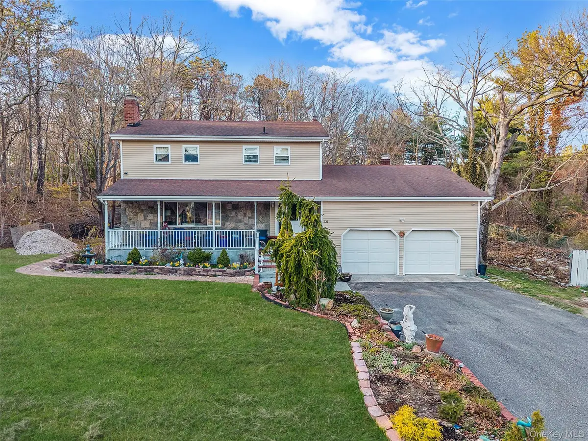 231 W Woodside Avenue, Patchogue, NY 11772 - #1