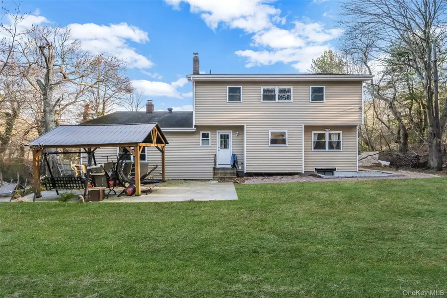 231 W Woodside Avenue, Patchogue, NY 11772 - #3