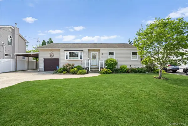 32 46th Street, Islip, NY 11751