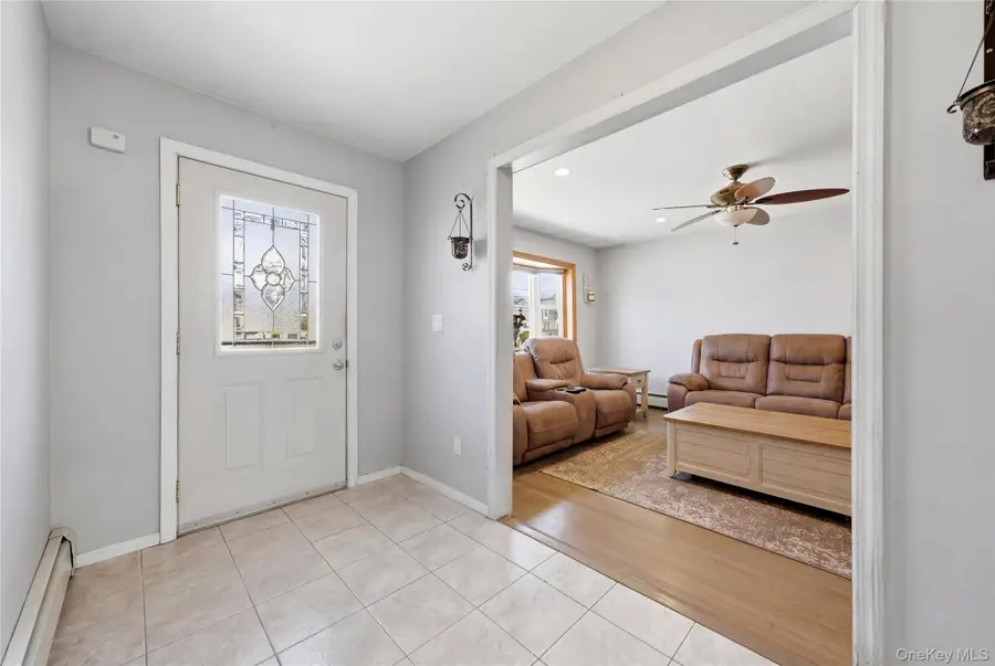 32 46th Street, Islip, NY 11751 - #2