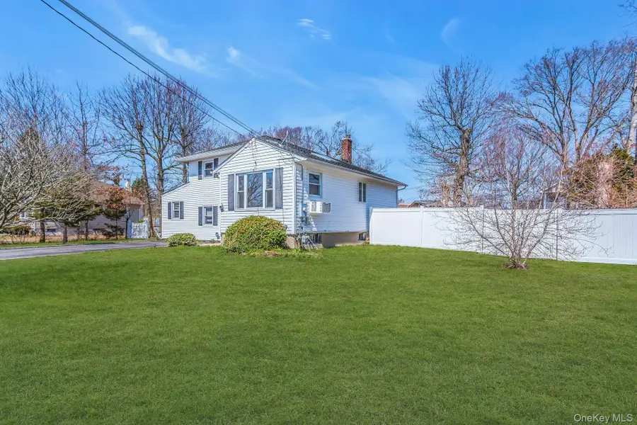 5 Diane Place, Bay Shore, NY 11706 - #2