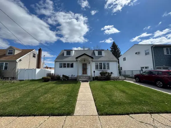 2152 Erma Drive, East Meadow, NY 11554