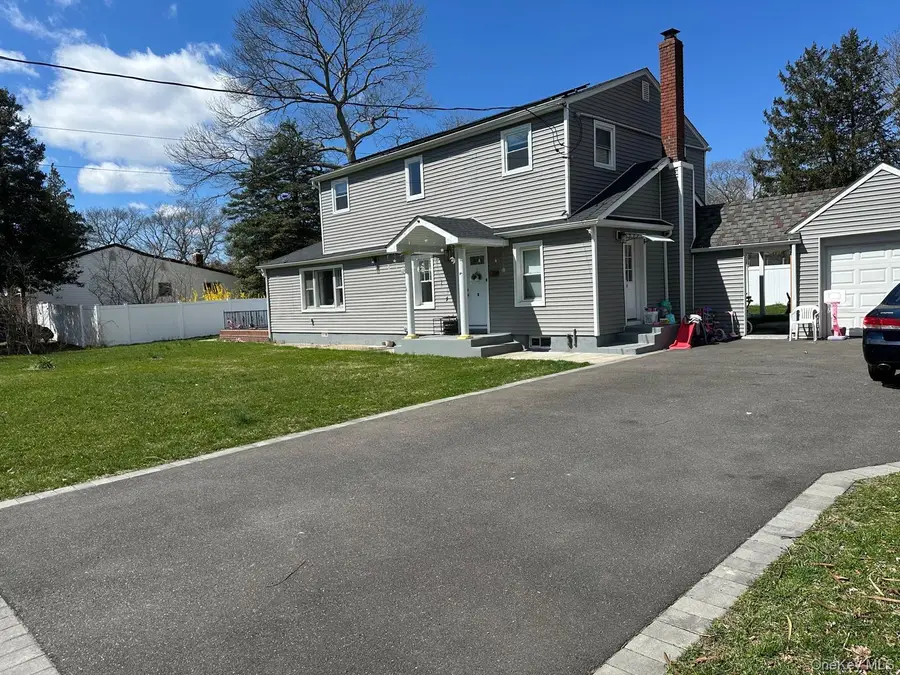 11 Matthew Street, Farmingville, NY 11738 - #2