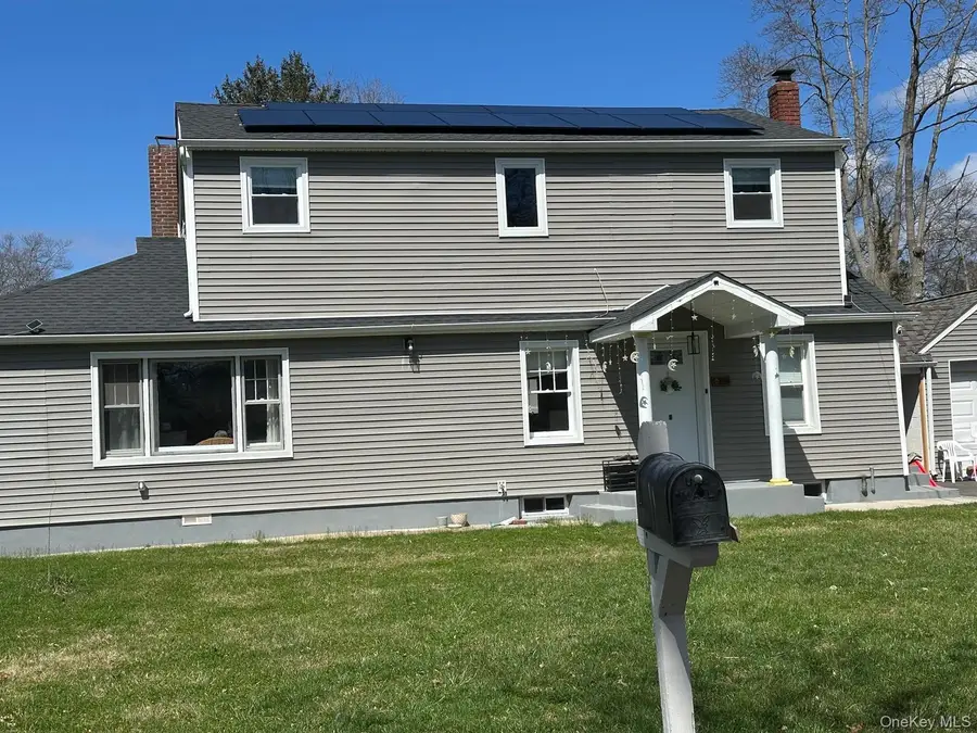 11 Matthew Street, Farmingville, NY 11738 - #3