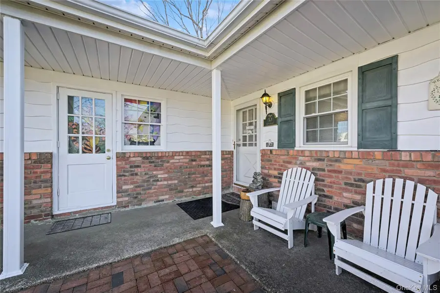 32 Derby Place, Smithtown, NY 11787 - #3