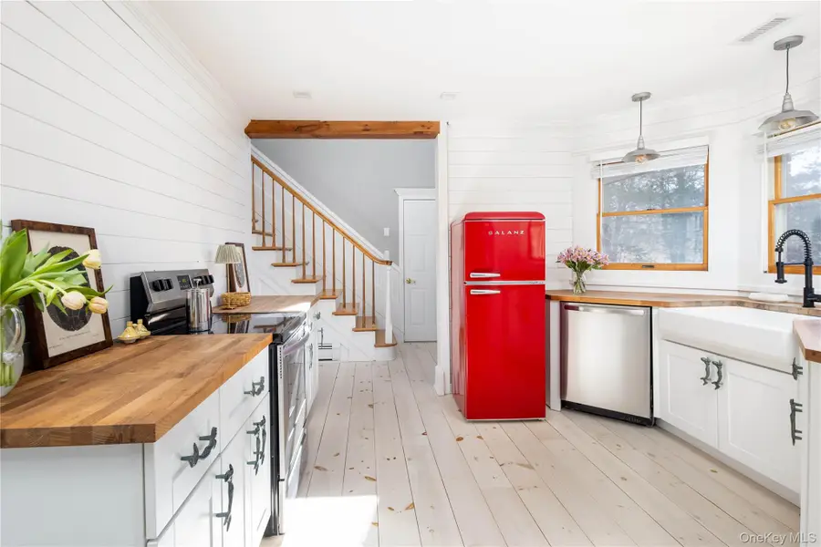 3190 The Long Way Lane, East Marion, NY 11939 - #3