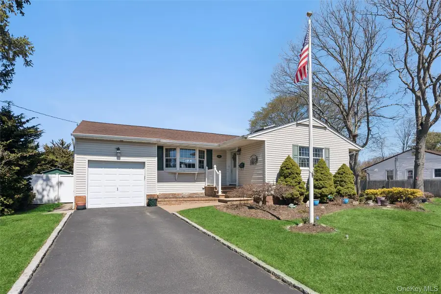 189 N Iowa Avenue, Massapequa, NY 11758 - #3