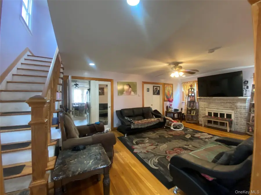 24 Lent Avenue, Hempstead, NY 11550 - #3